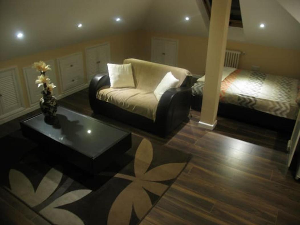 Modern Cosy Private Studio, Wifi, Ip-Tv, Must See Romford Buitenkant foto