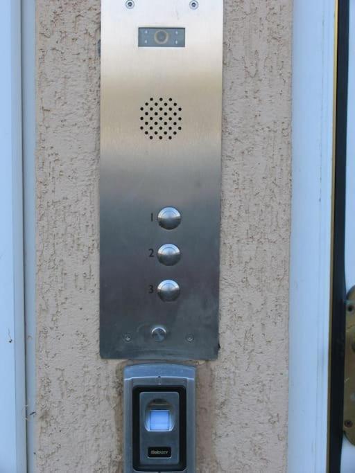 Modern Cosy Private Studio, Wifi, Ip-Tv, Must See Romford Buitenkant foto